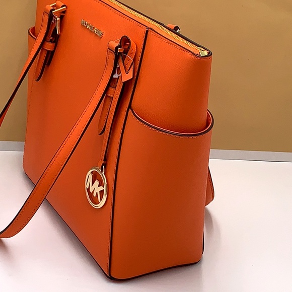 MICHAEL KORS Jet Set Large Crossgrain Leather Top-Zip Charlotte Tote Bag… - Picture 8 of 14
